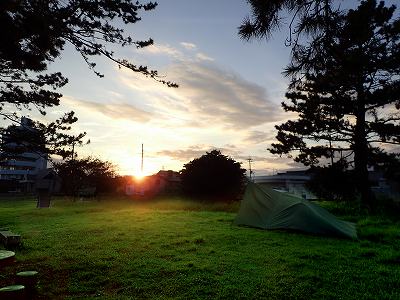 潮岬望楼の芝キャンプ場